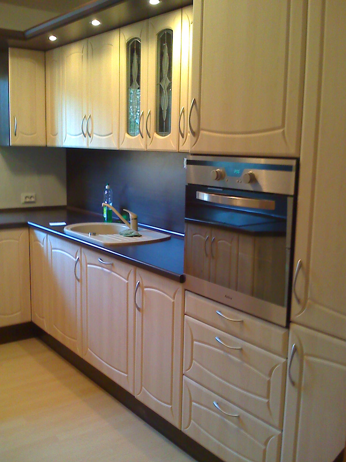 Möbel und Haushalt - Küchenmöbel, Schränke Kleinanzeigen