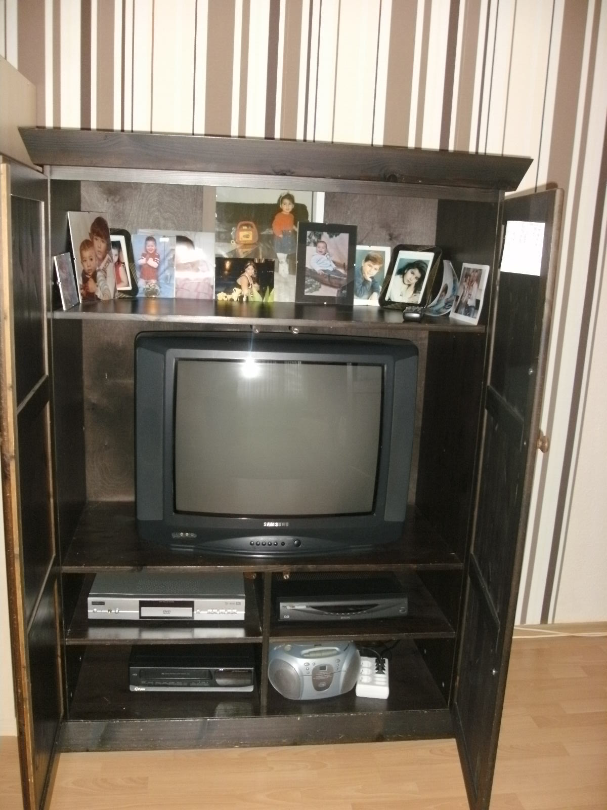 Kostenlose Fernsehschrank Kleinanzeigen