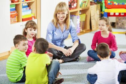 Spanisch Spielgruppen für kleine Kinder (3-6 J.) & Sprachunterricht für Schüler