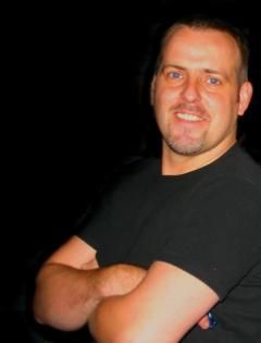 Bassist sucht gut gebucht Band. ( Profi....... )