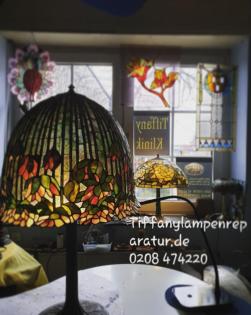 Fensterbankstele in der Glaskunst Galerie Mülheim & TIffany Lampen Reparatur Kli