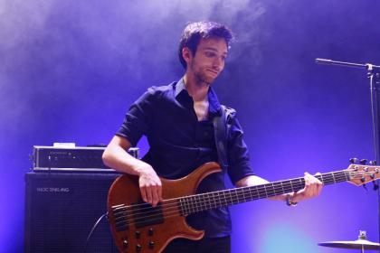 Unterricht für E-Bass und Kontrabass für Anfänger und Fortgeschrittene 