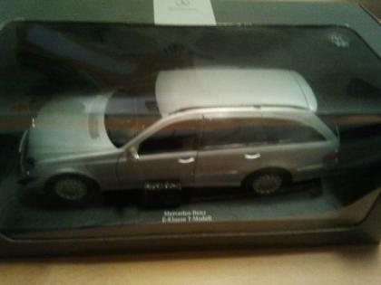 Ich verkaufe Mercedes Modelle 1:18