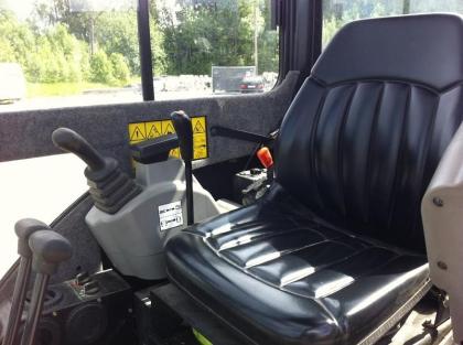Bobcat 323