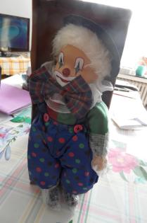 Verkaufe eine schöne Clownpuppe 