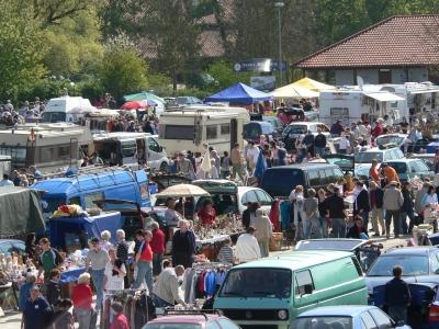 Riesen Antik & Trödelmarkt am 24.10.10 in Kelheim - Volksfestplatz