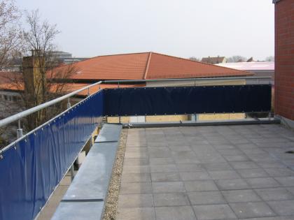 Balkonsichtschutz aus PVC Planentuch