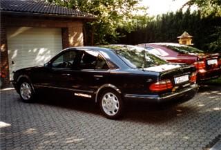 Mercedes E 280 Baujahr 2021: Gepflegtes Garagenfahrzeug 4200,00 €.