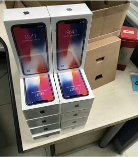 Apple iPhone X 700 Euro / iPhone 8 Plus 500 Euro / iPhone 8 400 Euro / iPhone 7 