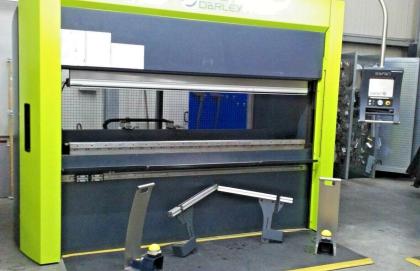 Abkantpresse SAFAN e-brake 65-2550 TS1 High Speed Biegemaschine CNC Press