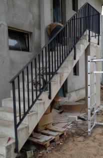 Zäune aus Polen, Geländer, Tore, Metallzaune nach Maß, Montage