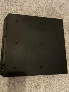 Sony PlayStation 4 Pro 1TB Spielkonsole - Schwarz, CUH-7116B