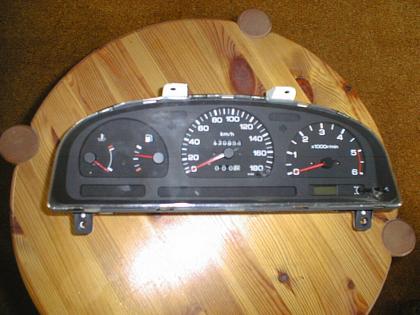 NISSAN MD21 Pickup / Kingcab : Tacho gesucht