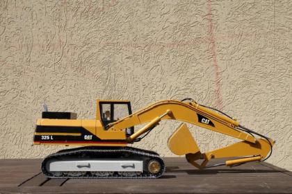 Bagger Eigenbau Cat 325 L Kettenbagger RC Modell Top Zustand