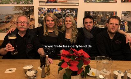 FIRST CLASS PARTYBAND = Top Party- und Tanzmusik Band