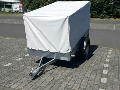 Nagelneuer Stema Anhänger mit Hochplane und Hochspriegel 750 KG