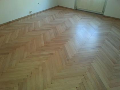 Innsbruck+Land: HOLZ- PARKETTBÖDEN SCHLEIFEN, lackieren, ölen, wachsen...