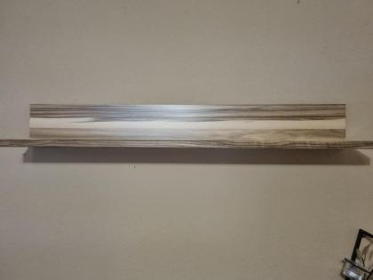 Sehr schöner Wohnzimmer Schrank mit zwei dazu passenden Regalen