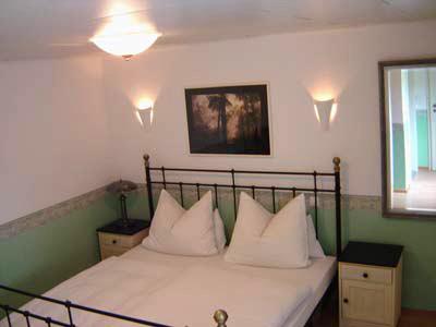 Ferienhaus am Schweriner See in exklusiver Lage an Privatstrand mit Boot, Steg, 