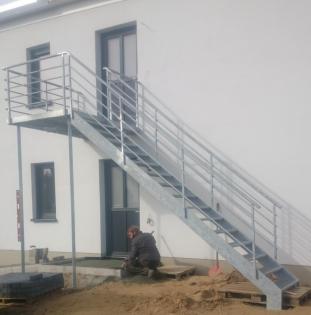 Treppen zum Terasse, Metalltreppen aus Polen, Treppen nach Mass, Stahltreppen