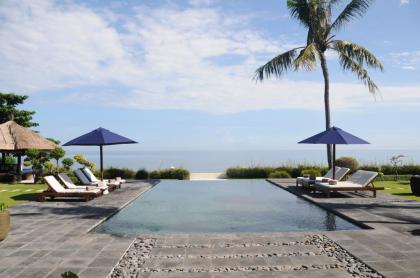 Ferienhaus auf Bali, 2-10 Personen Luxusvilla mit eigenem Pool am Strand in Lovi