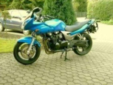 Kawasaki ZR 7 S