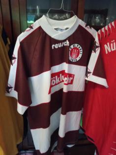 Fussball-TRIKOTS: BVB, St. Pauli, Leverkusen, Nürnberg ... siehe FOTOS!