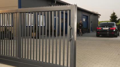 Schiebetore von Experten nach Maß, Schiebetor Freitragend, Zaun, Zäune, Hoftor, 