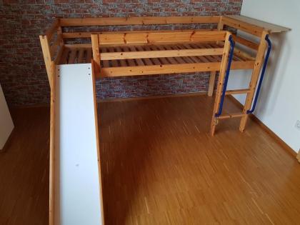 Kinderhochbett Flexa Thuka (Massivholz Kiefer) mit Rutsche für 70 €