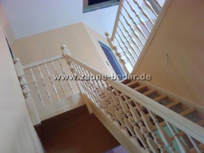 Holztreppe, Wangentreppe, Treppe  auch mit Edelstahlelemente aus Polen