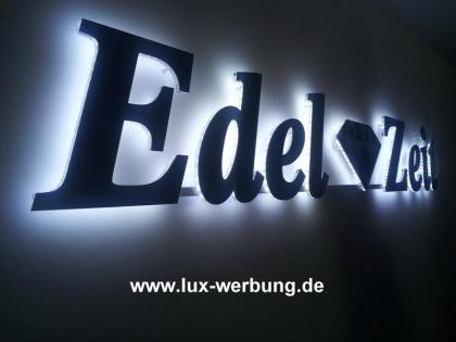 Leuchtreklame Leuchtwerbung Leuchtbuchstaben Leuchtschilder 3D Plexibuchstaben P