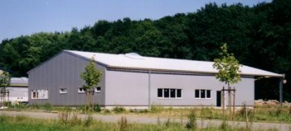 GEWERBE UND LAGERHALLEN