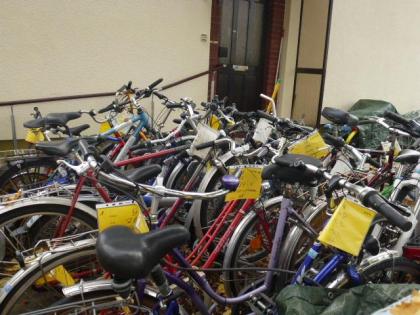(218) 7 Gang 26 Zoll Rh 42 Gabel u Sattel gefedert mit Nabendynam