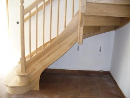 Treppen, Holztreppen, Massivholztreppen aus Polen, Buchetreppen, Eichetreppen, E
