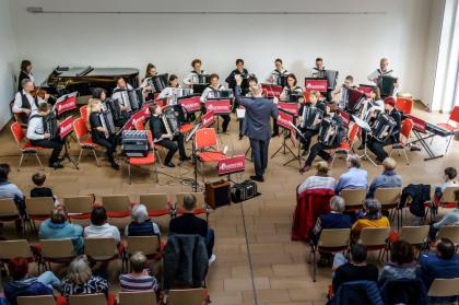 Orchester „Akkamerata“ lädt ein. Leitung Duo „Akkordeon Virtuosi“ Dresden