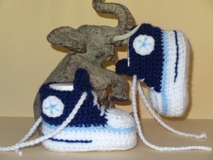 Babyschuhe,Turnschuhe gehäkelt diverse Größen und Farben