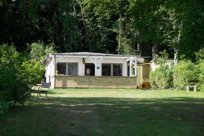 Ferienhaus direkt. am See u. eigenem Steg ganzes Grundstück Brandenburg/ Neurupp