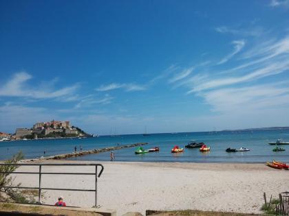 Calvi, Korsika: Studio Wohnung 50 Meter von Strand