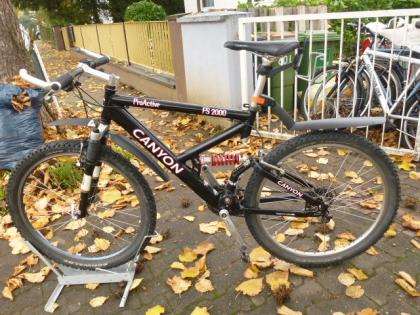 (40) 24 Gang CANYON 26 Zoll Rh 47 Gabel u Sattel gefedert