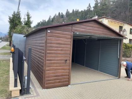 Blechgarage 4x6 mit Satteldach, mit Schwingtoren und Türen