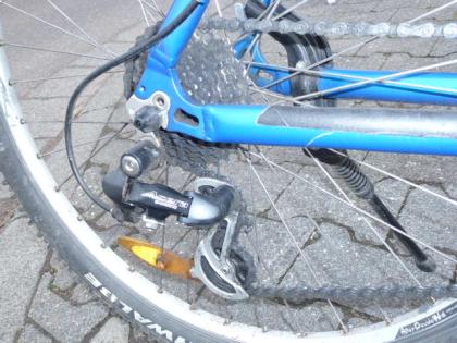 (68) 24 Gang GIANT Gabel u Sattel gefedert 26 Zoll Rh 47 sehr leicht