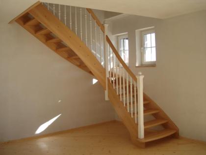 Treppen, Holztreppen, Massivholztreppen aus Polen, Buchetreppen, Eichetreppen, E