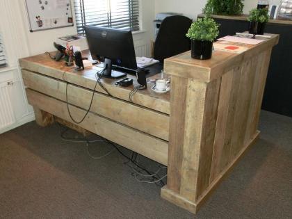 Bauholz Ladenbau von https:/ / www.exklusivdutchdesign.de/ ladeneinrichtung/ 