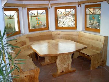 Kleinanzeige Rustikale Holzmöbel, Garnituren für Garten, Terrasse!