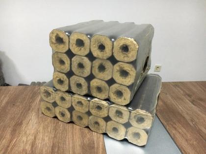 Premium Holzbriketts PiniKay Hartholzbrikett.