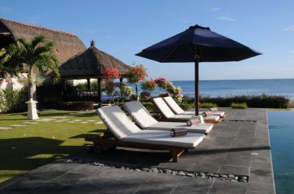 Ferienhaus auf Bali, 2-10 Personen Luxusvilla mit eigenem Pool am Strand in Lovi
