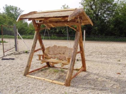 Rustikale einzigartige Tische, Stühle, Bänke, komplette Garnituren aus Massivhol