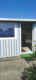 Campingplatz, 2 Tabbert Wohnwagen, Doppelstellplatz m. festen Anbau