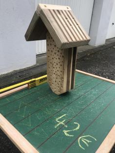 Insektenhotel zu verkaufen (Kein Versand, nur Abholung möglich)