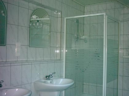 Schöne Wohnung, ländl. aber doch zentral